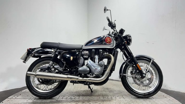 BSA Gold Star 650 2024 only 324 miles retro bike with a twist 650cc single