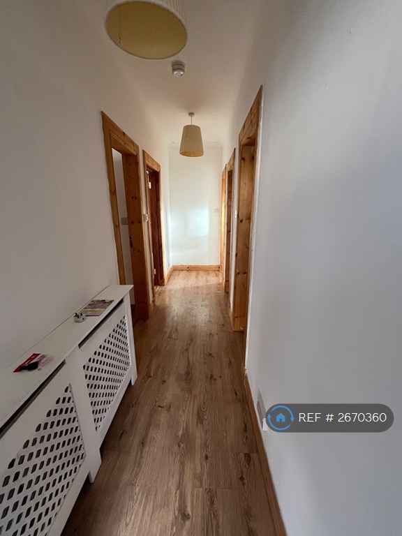 2 bedroom flat in Fulton Street, Glasgow, G13 (2 bed) (#2670360)