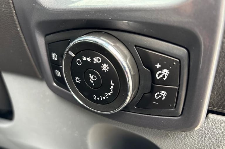 2018 Ford Transit Custom 2.0 TDCi 130ps Low Roof Limited Van PANEL VAN DIESEL Manual