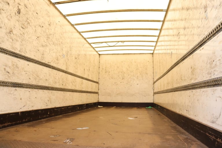 MERCEDES AXOR 1824 4X2 SLEEPER 26FT BOXVAN (2013)