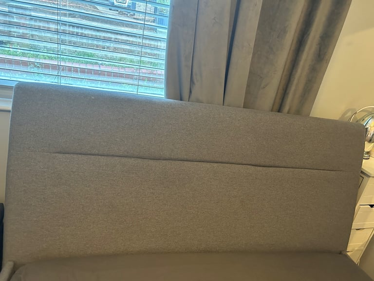 King size bed 