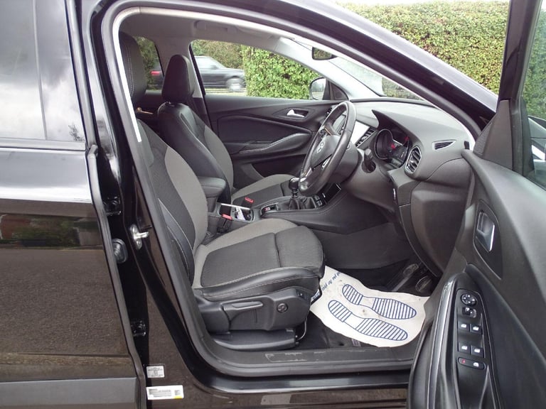 2020 Vauxhall Grandland X 1.2 Turbo Griffin Euro 6 (s/s) 5dr HATCHBACK Petrol Manual