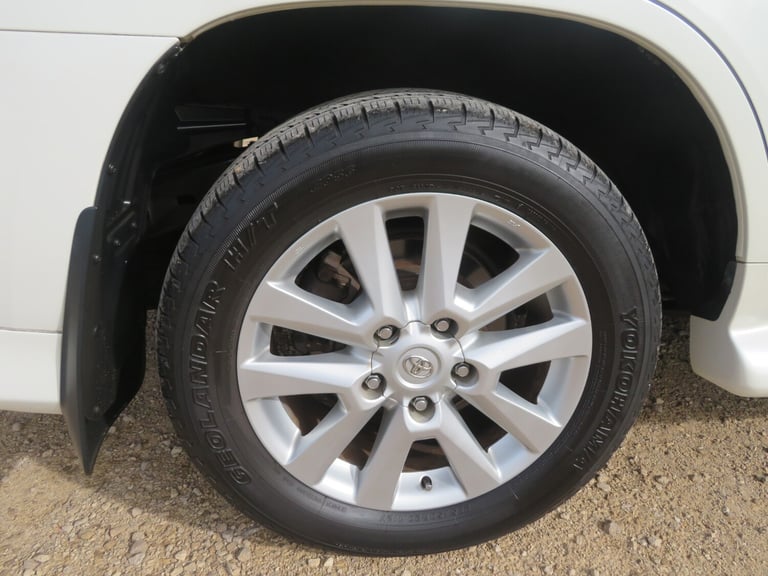 2014 Toyota Landcruiser Amazon ZX 4.6 V8 Petrol 8 Seater 4x4 Petrol Automatic