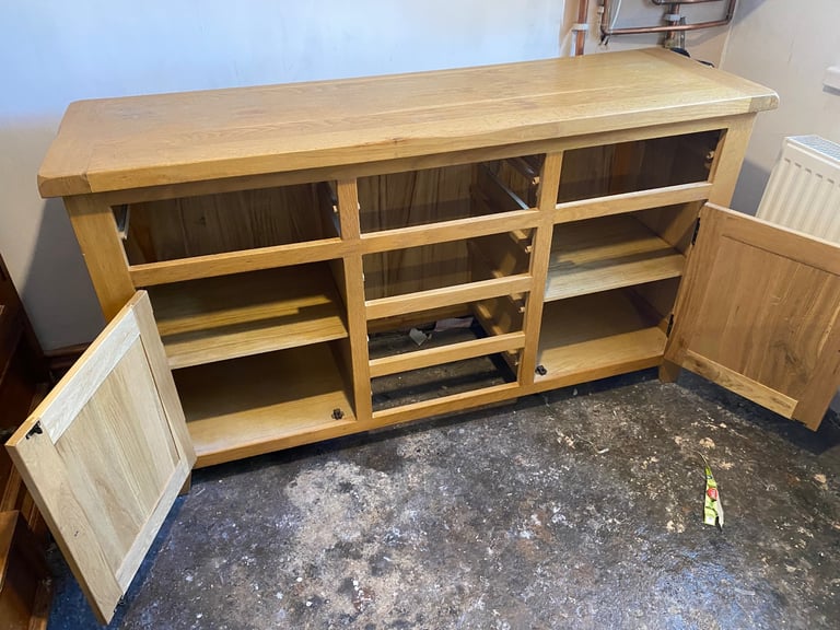  WOODEN SIDEBOARD WITH 6 DRAWERS