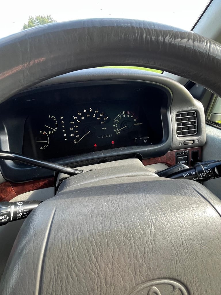 Toyota Hi-ace regius 