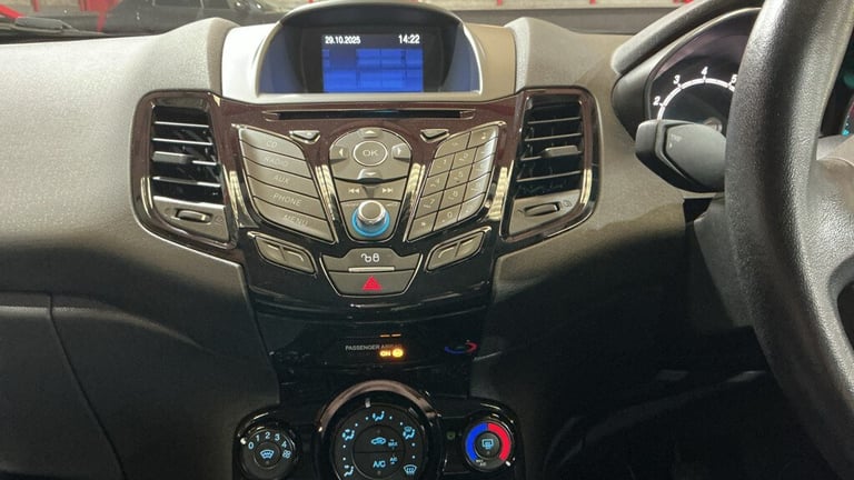 FINANCE AVAILABLE 2016 FORD FORD FIESTA 1.0 T EcoBoost Zetec LONG MOT 2 KEYS