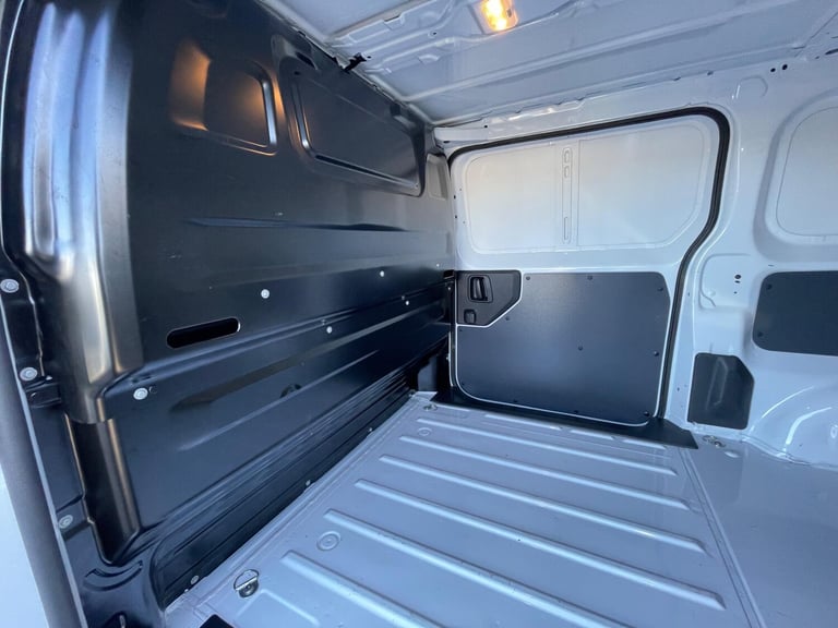 2024 Peugeot e-Expert e 1000 75kWh Professional Premium + Standard Panel Van Auto MWB 6dr (7kW Ch...