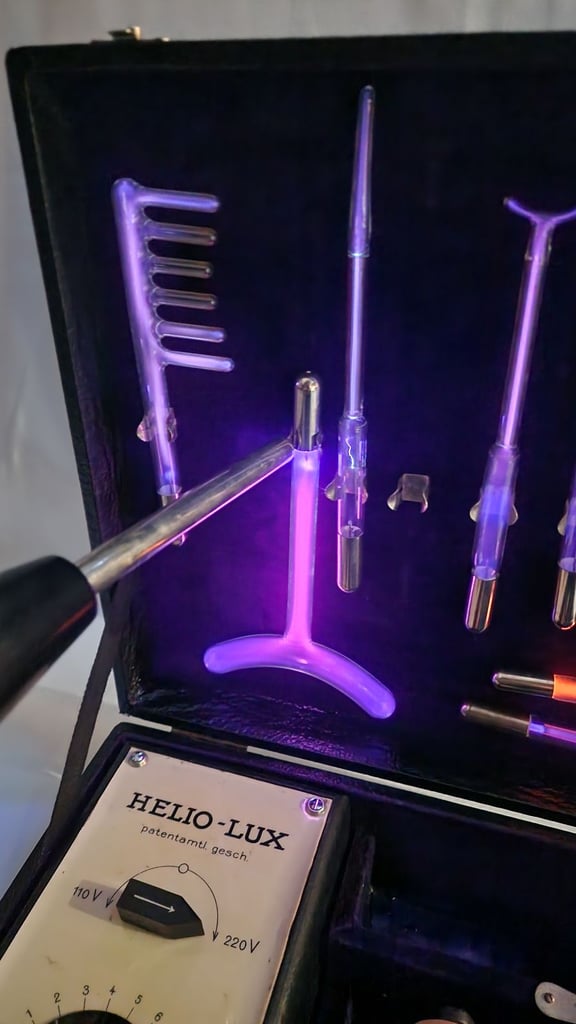 Restored Helio Lux Violet Ray,  Tesla Healing Device