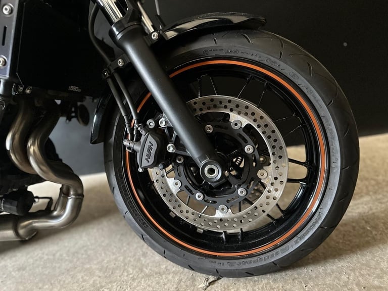 STUNNING LOW MILEAGE 2023/23 KAWASAKI Z650 RS MOTORCYCLE
