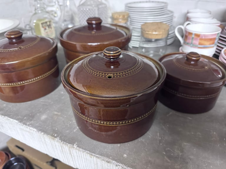 Ceramic casserole pie lidded pots - set of 4