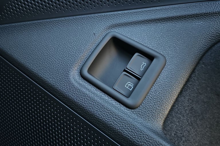 2025 Volkswagen Passat 1.5 TSI eHybrid Black Edition 5dr DSG ESTATE PETROL/ELECTRIC Automatic