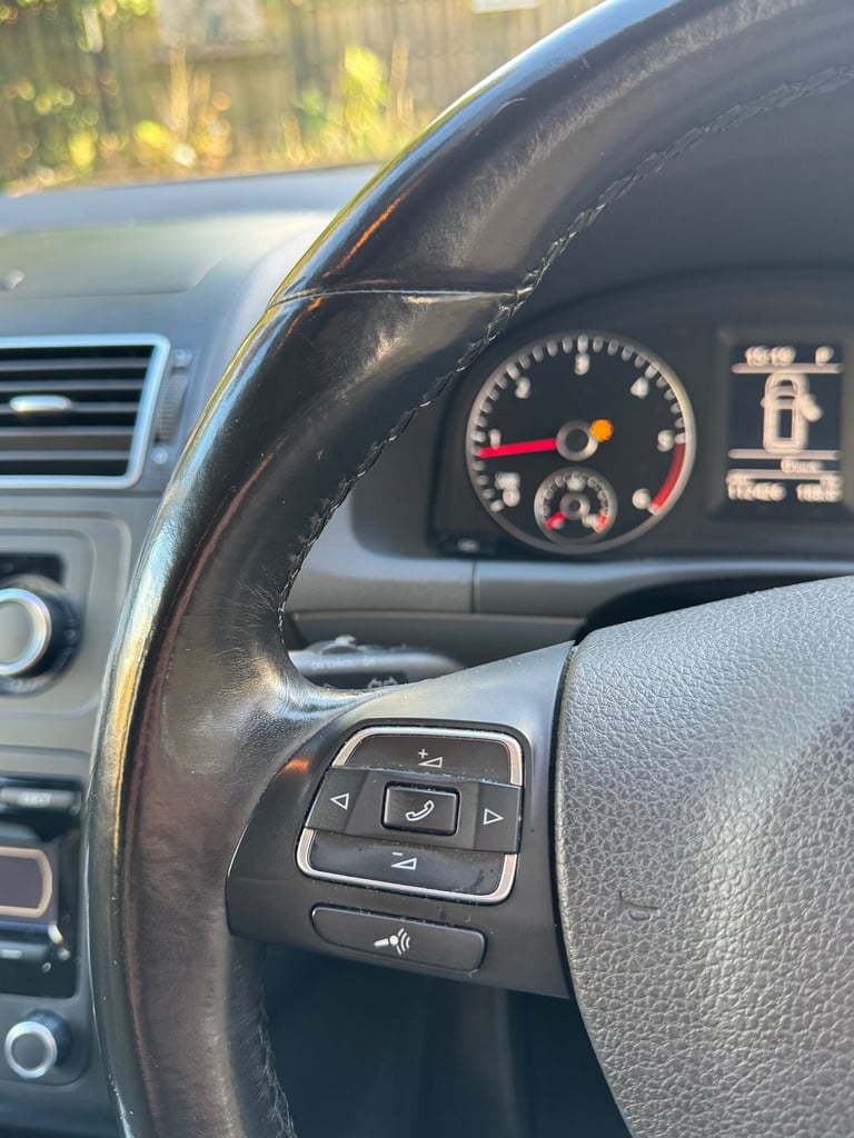 2011 Volkswagen Touran 2.0 TDI SE 5dr DSG MPV Diesel Automatic