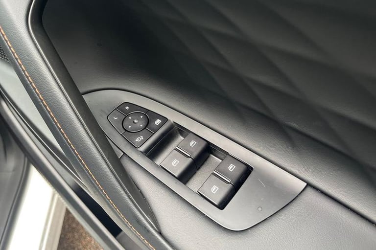 2025 MG MG HS 1.5 T-GDI Hybrid+ Trophy 5dr Auto Automatic Hatchback PETROL/ELECTRIC Automatic