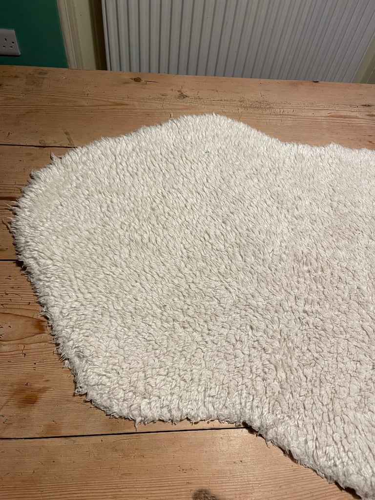 IKEA Toftlund faux sheepskin - free to a good home!
