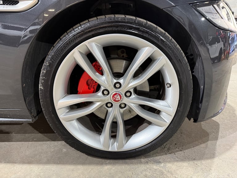 2017 Jaguar XF 2.0d R-Sport Saloon 4dr Diesel Auto AWD Euro 6 (s/s) (240 ps)