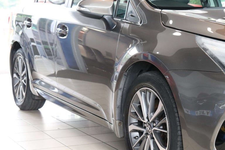 2017 Toyota Avensis 2.0 Avensis Business Edition+ D-4D 4dr Saloon Diesel Manual