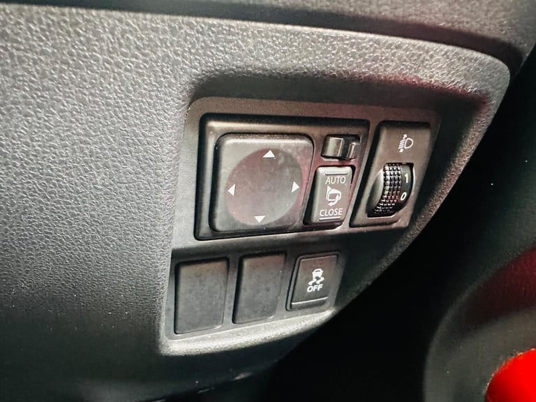 2013 Nissan Juke 1.6 Tekna CVT Euro 5 5dr HATCHBACK Petrol Automatic