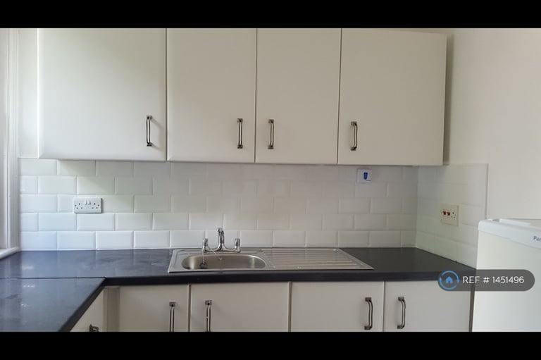 1 bedroom flat in Mansfield Road, Nottingham, NG5 (1 bed) (#1451496)