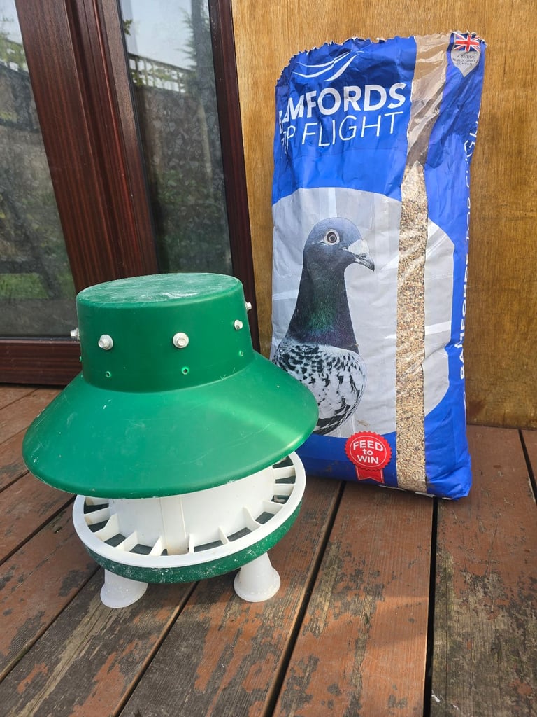 Bird feeder & 20kg mix