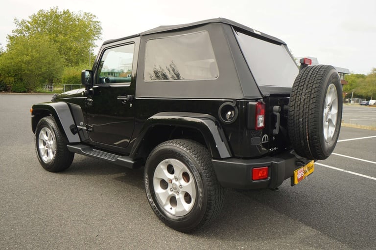 2015 Jeep Wrangler 2.8 CRD Overland 2dr Auto CONVERTIBLE DIESEL Automatic