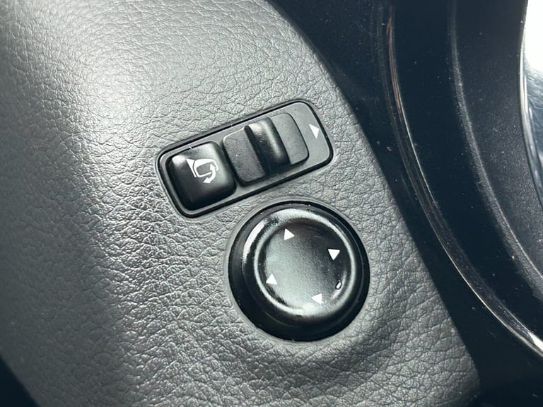 2017 Nissan Qashqai 1.5 dCi N-Connecta SUV 5dr Diesel Manual 2WD Euro 6 (s/s) (110 ps) HATCHBACK ...