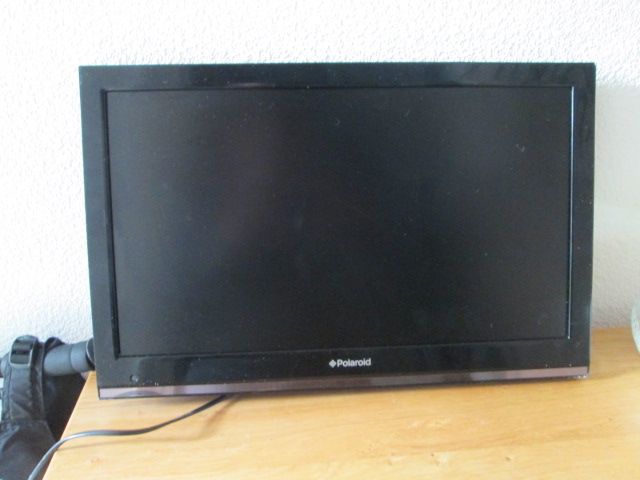 image for 21" colour tv and dvd comb,