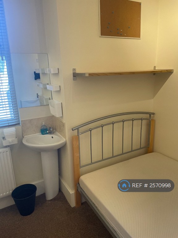 image for 1 bedroom in Small Lane, Ormskirk, L39 (#2570998)