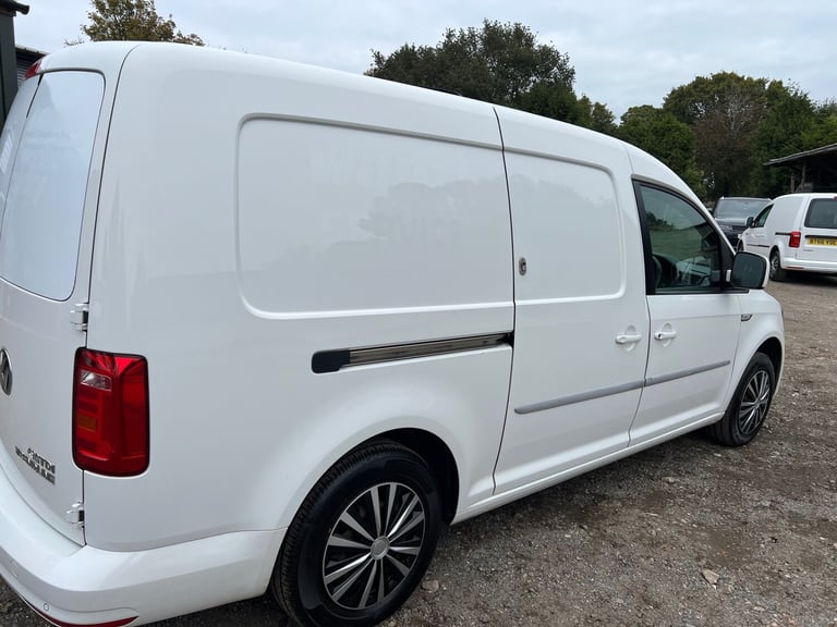 2017 Volkswagen Caddy Maxi 2.0 TDI BlueMotion Tech 102PS Trendline Van AIR CON CLEAN VAN PANEL VA...