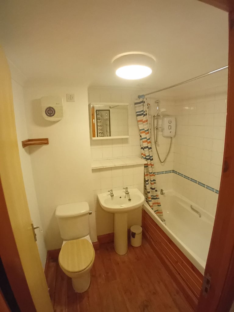 ONE BEDROOM WEST END GLASGOW PARTICK FURNISHED FLAT  £984 pcm