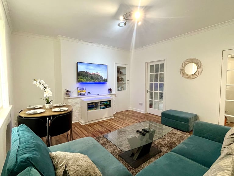 Broomhouse Road. 3 Double Bedrooms Available 1st January 2026.