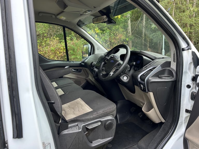 FORD TRANSIT TOURNEO LIMITED 9 SEATER MINIBUS 2015 LWB LONG MOT FULL SERVICE HISTORY