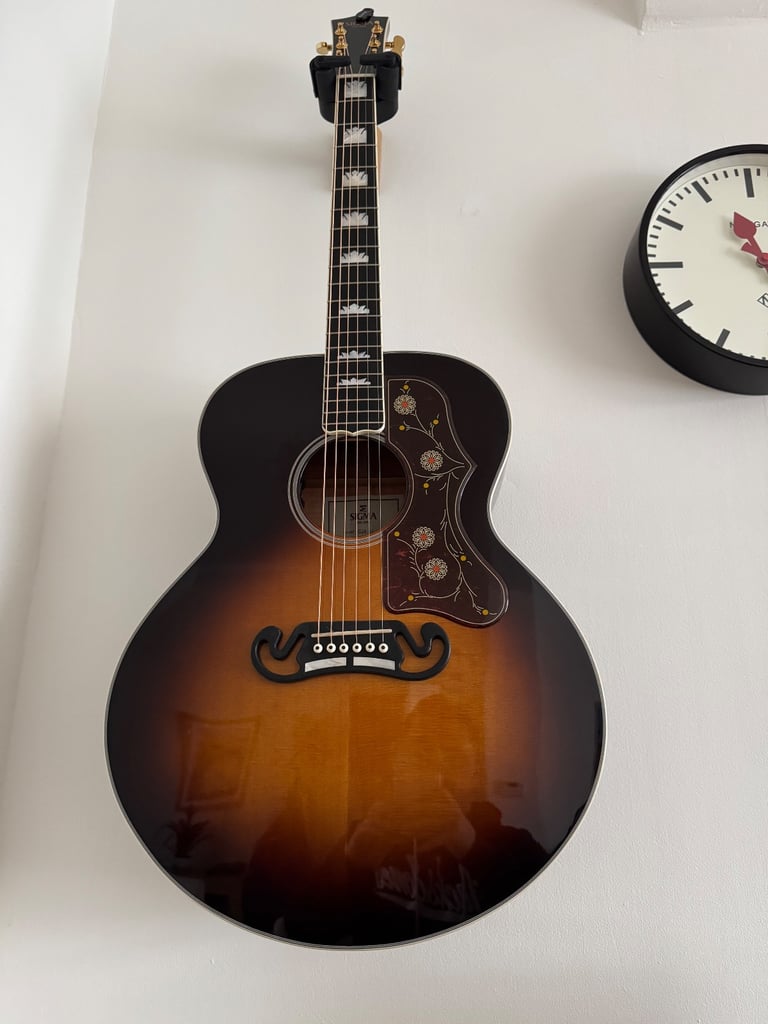 Sigma GJA-SG200+ Grand Jumbo Electro/Acoustic Guitar Sunburst