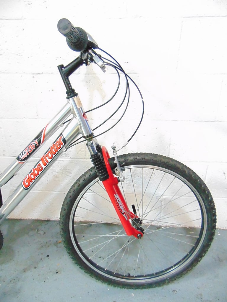 Globe Trotter (16 inch frame) Hardtail Mountain Bike (free local delivery)