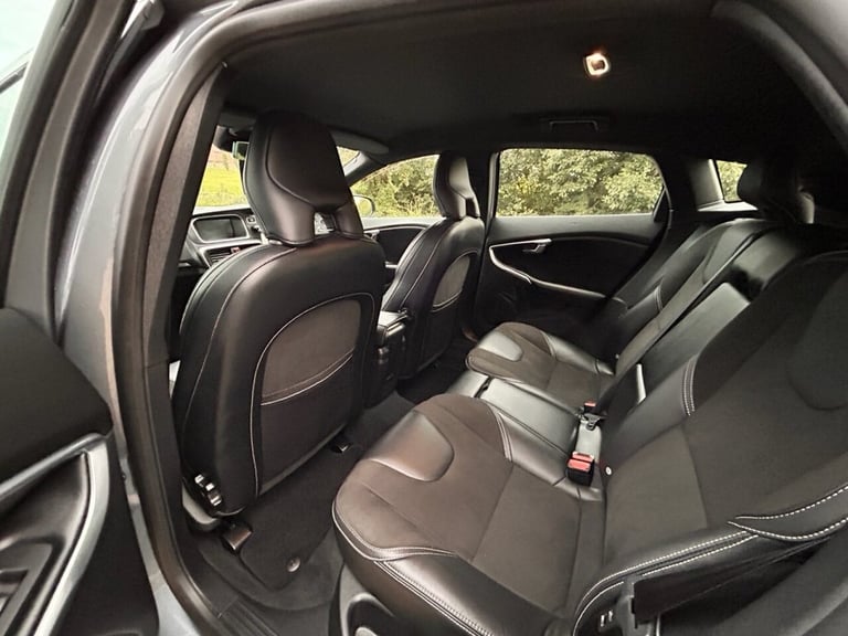 2018 Volvo V40 2.0 D3 R-Design Nav Plus Hatchback 5dr Diesel Manual Euro 6 (s/s) (150 ps) Hatchba...