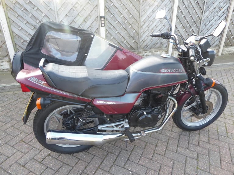 HONDA CB 450 SIDECAR OUT FIT SQUIRE SIDECAR HAD IT STARTS NEEDS A GOOD SERVICE