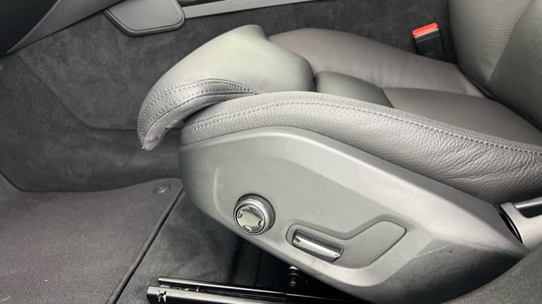 2025 Volvo V60 Plus, T6 AWD Plug-in hybrid, Electric/Petrol, Dark Estate Petrol Parallel PHEV Aut...