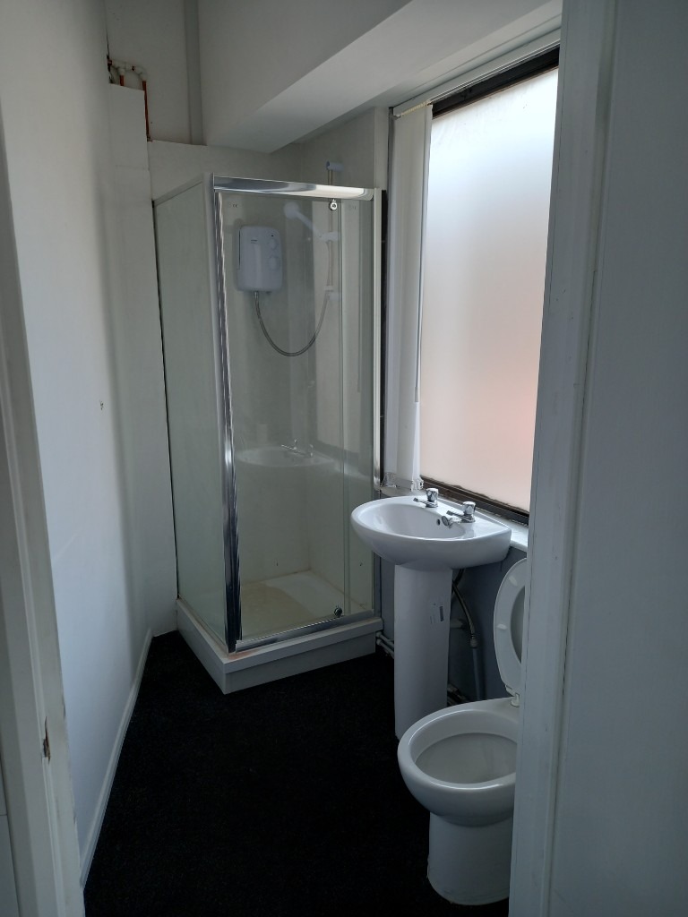 **LET BY**11a-15 PICCADILLY STUDIO**ST1 1DG**