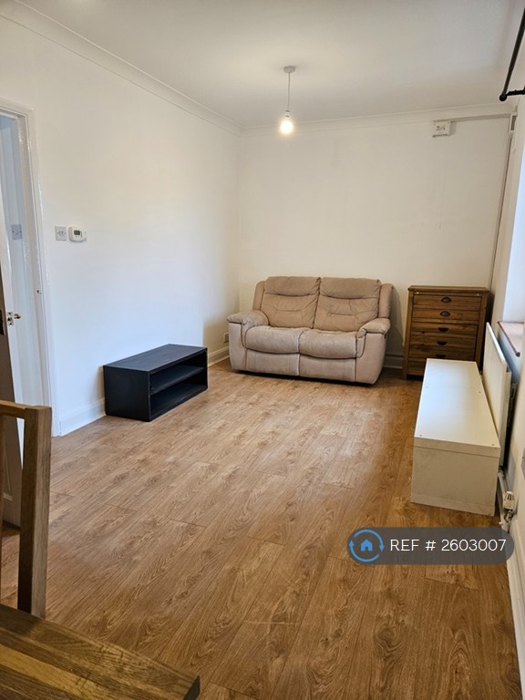 2 bedroom flat in Lordship Lane, London, SE22 (2 bed) (#2603007)