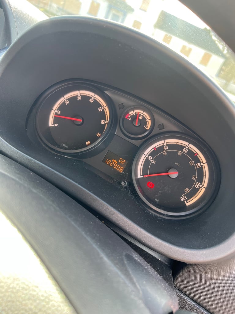 2011 Vauxhall Corsa 1.2 Excite 3dr [AC] HATCHBACK Petrol Manual - Image 11