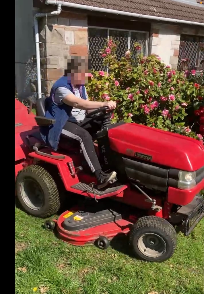 image for Westwood V20/50 Ride On Lawnmower