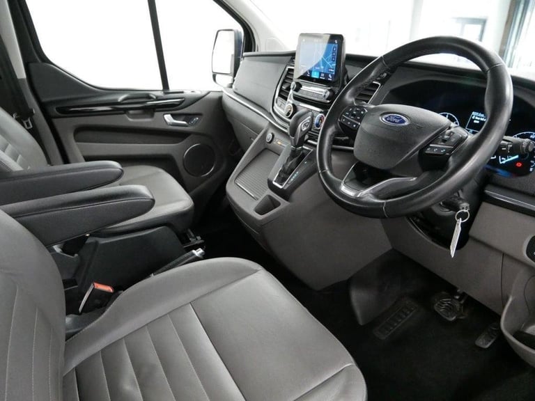 69 FORD TOURNEO CUSTOM 320 2.0 EBL 185 BHP L2 LONG TITANIUM X AUTO 8 SEATER