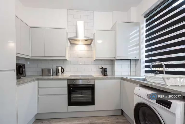 2 bedroom house in Denton, Denton, Manchester, M34 (2 bed) (#2650677)