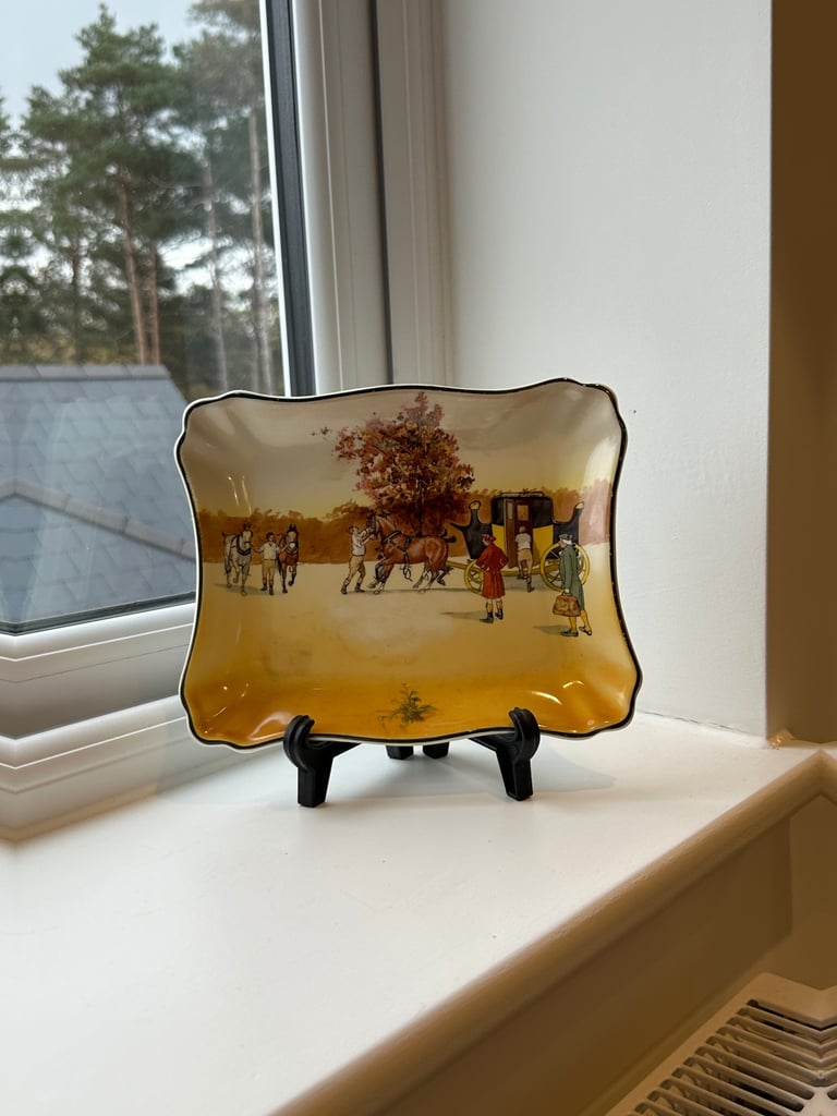 Rare Royal Doulton vintage Antique Dish Plate Coaching Days 1923 Made In England