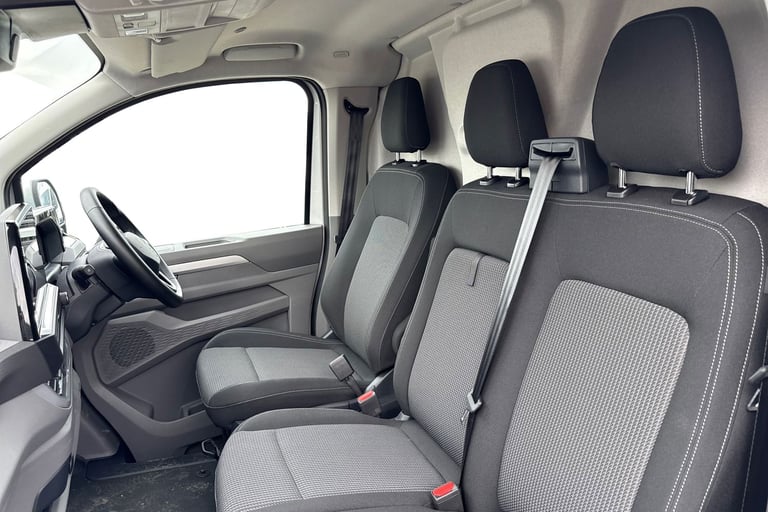 2025 Volkswagen Transporter 2.0 TDI 150 Commerce Pro Van Auto PANEL VAN DIESEL Automatic