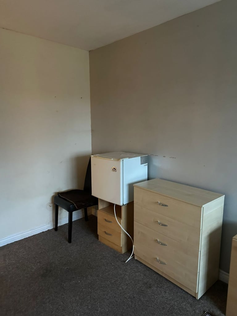 Lovely One-Bedroom sharing House – Perfect for Couples