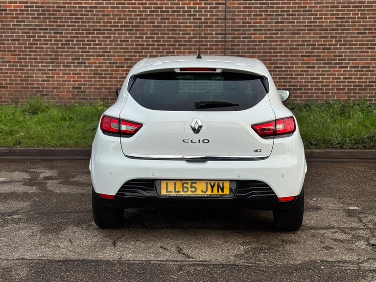 2015 Renault Clio 1.5 dCi Dynamique S Nav Auto Euro 6 5dr HATCHBACK Diesel Automatic