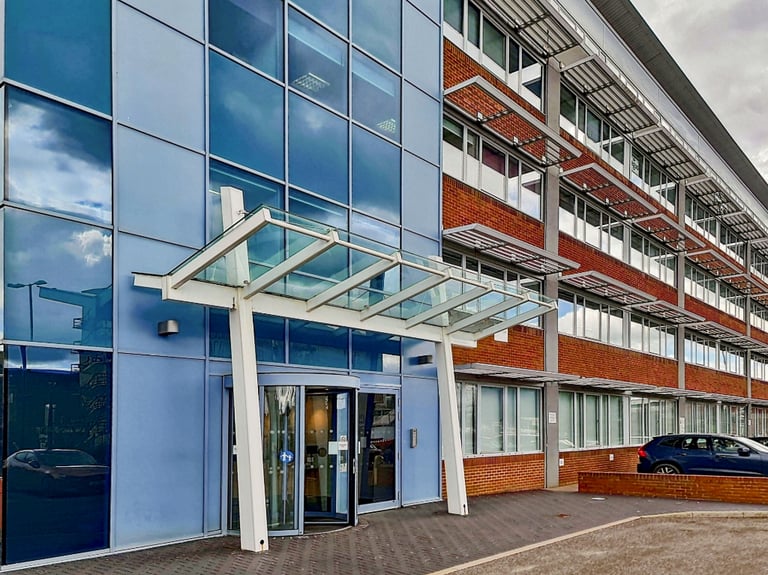 Crawley - RH10 1JH, Rent a Day Office at Station Way - Pinnacle