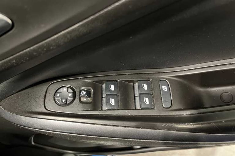 2019 Vauxhall Grandland X 1.2 Turbo GPF Sport Nav SUV 5dr Petrol Manual Euro 6 (s/s) (130 ps) SUV...