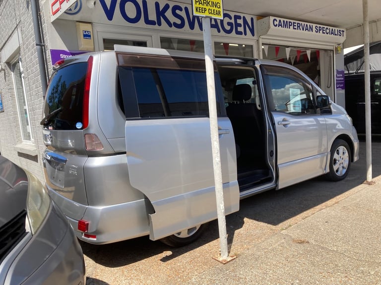 2010 Nissan Serena 2.0 PETROL AUTOMATIC 8 SEATER VERY LOW MILES ULEZ COMPLIANT