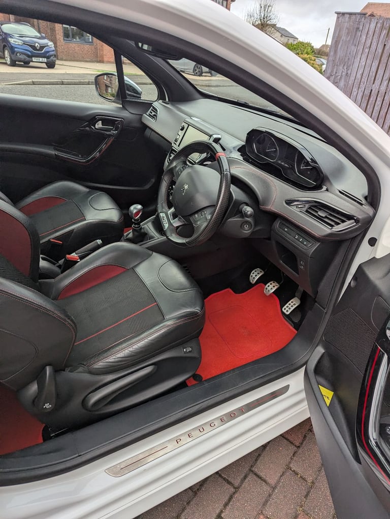 Peugeot 208 GTI Prestige 